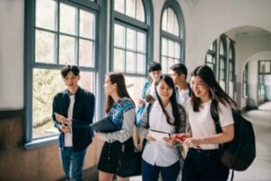 10 Costly Credit Score Mistakes International Students Make in the U.S.